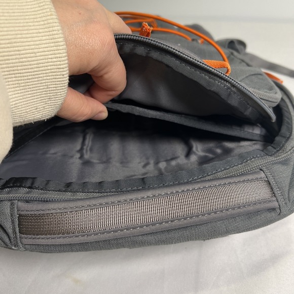 Men's The North Face Jester Flexvent Day Pack Backpack Laptop Bag Grey W/ Orange - Picture 15 of 16